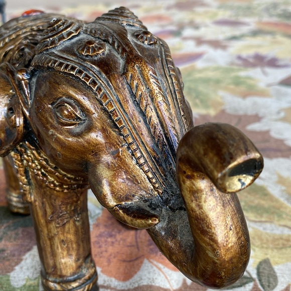 Elephant Figurine - Picture 9 of 14